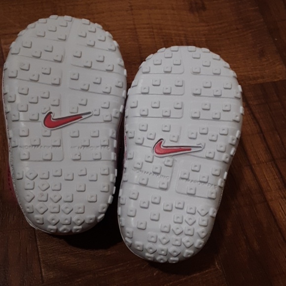 Babygirl Nike shoes 2c - Picture 4 of 5